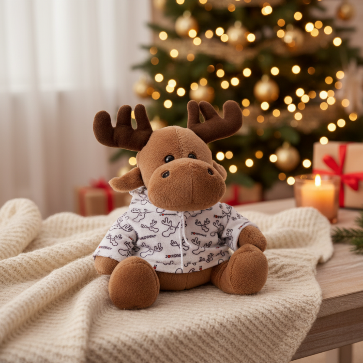 Plyšový sob ve svetru